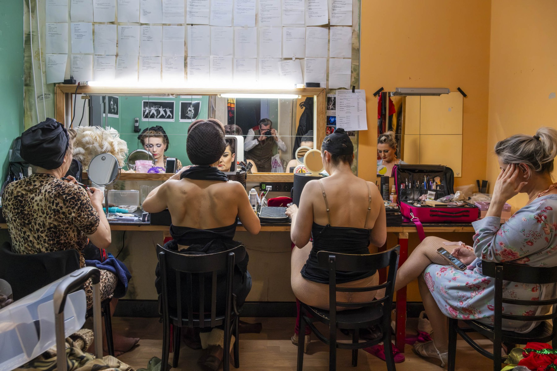 Backstage-01