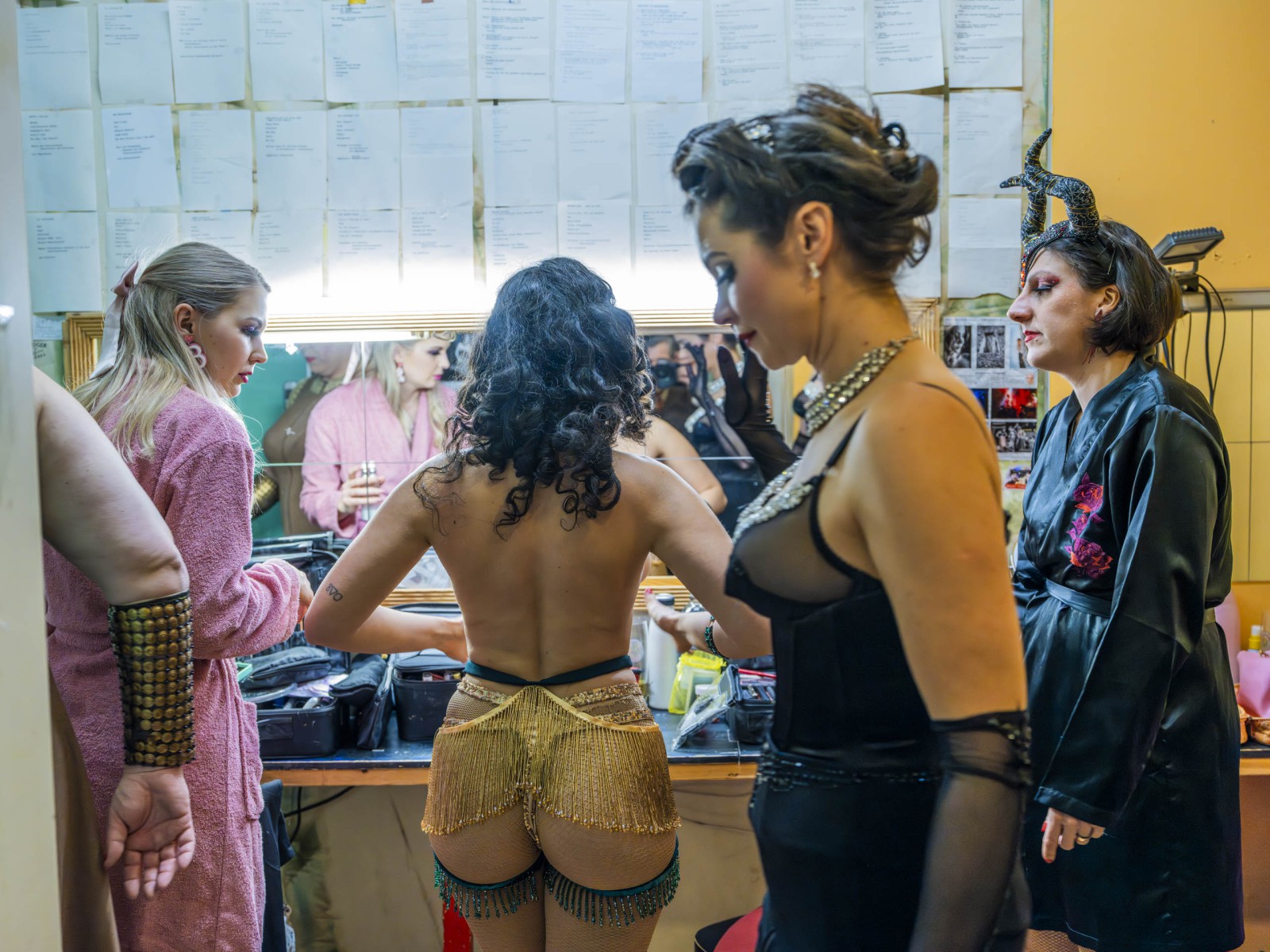 Backstage-23